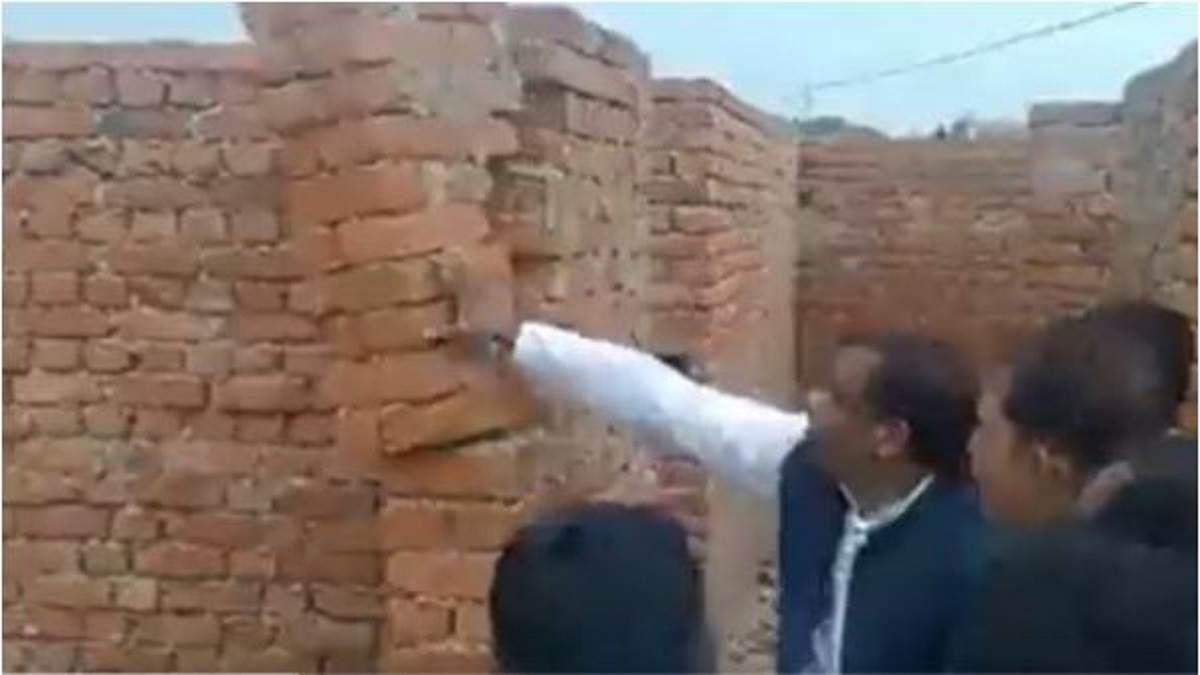 26 06 2022 mla rk varma 22837633 10432179 - घटिया निर्माण की पोल खोलने वाले सपा विधायक आरके वर्मा सहित 45-50 लोगों पर दर्ज हुआ केस दीवार को धक्का देकर गिराने का मामला