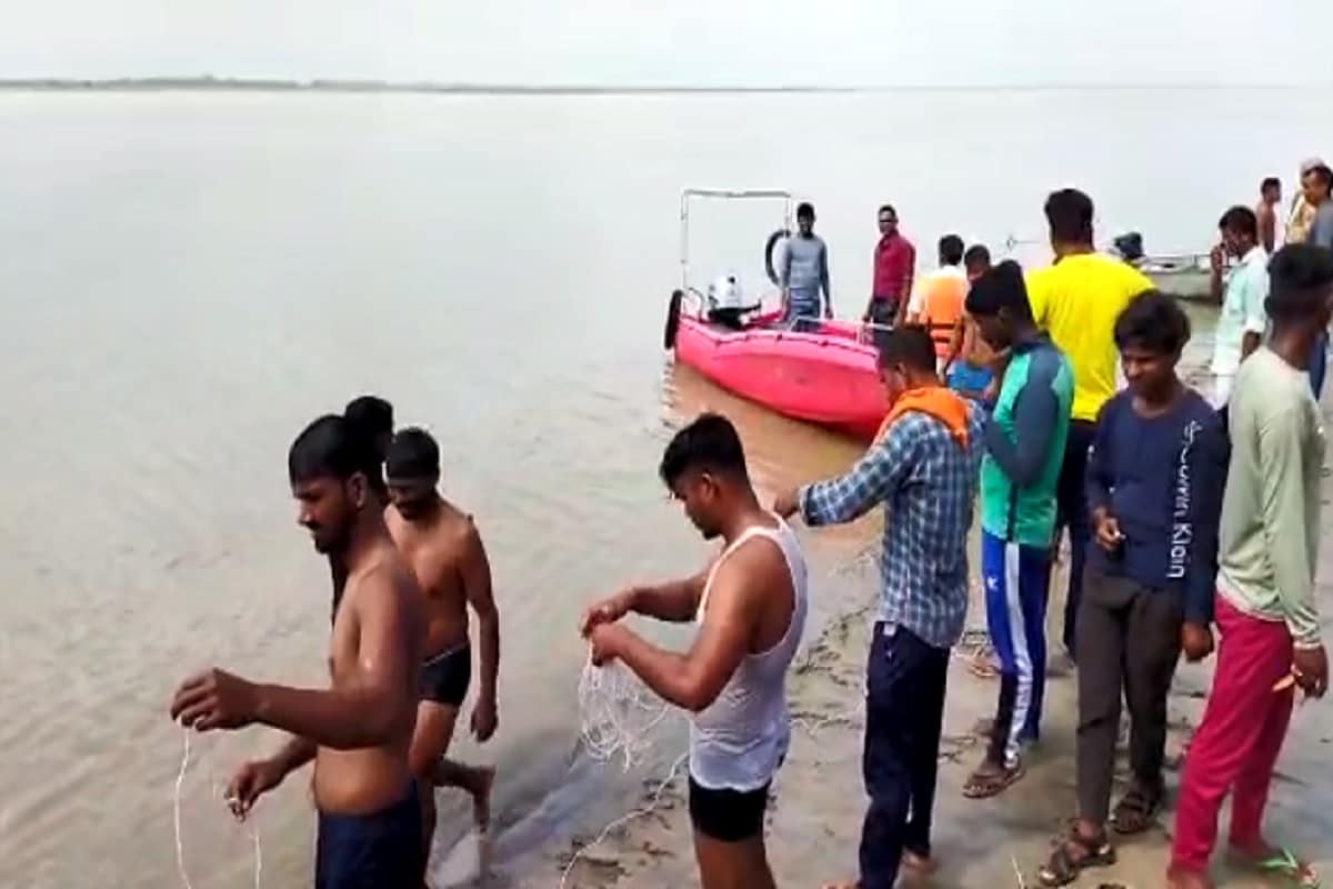 ayodhya guptar ghat1 - अयोध्या: बोट की कमी व कर्मियों का टोटा, 6 माह में 80 डूबे, 16 की मौत