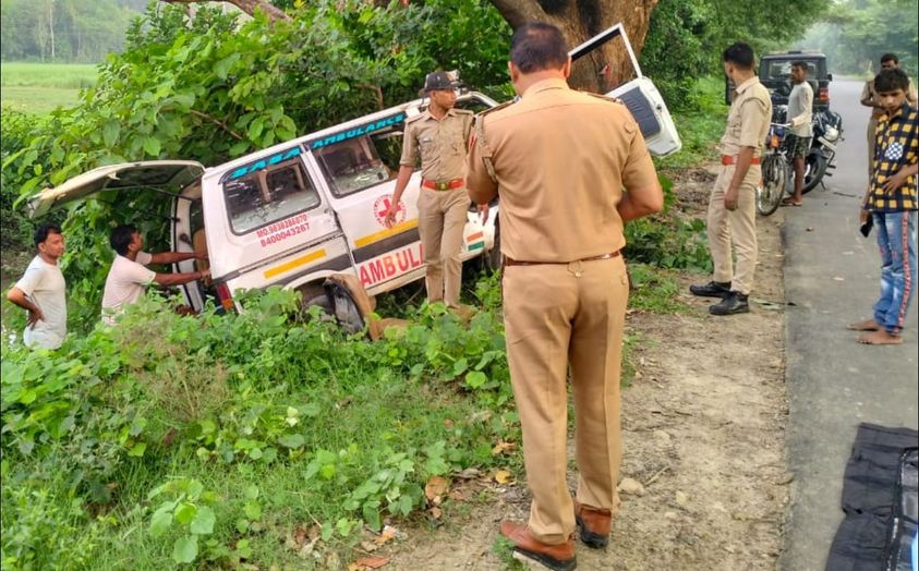 309051265 828237848181945 2139674845407195495 n - बीकापुर में अनियंत्रित एंबुलेंस पेड़ से टकराई, चाचा की मौत