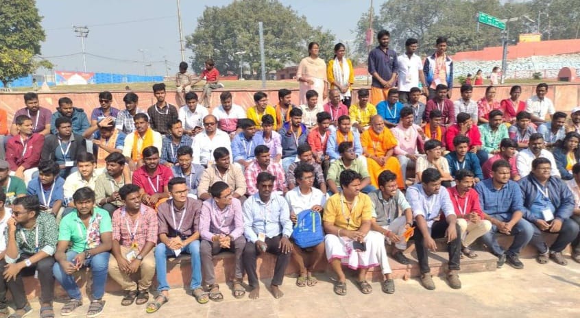 316112397 870226137316449 459151927344346146 n - रामलला का दर्शन का आकर्षित हुए अयोध्या पहुंचे तमिल छात्र