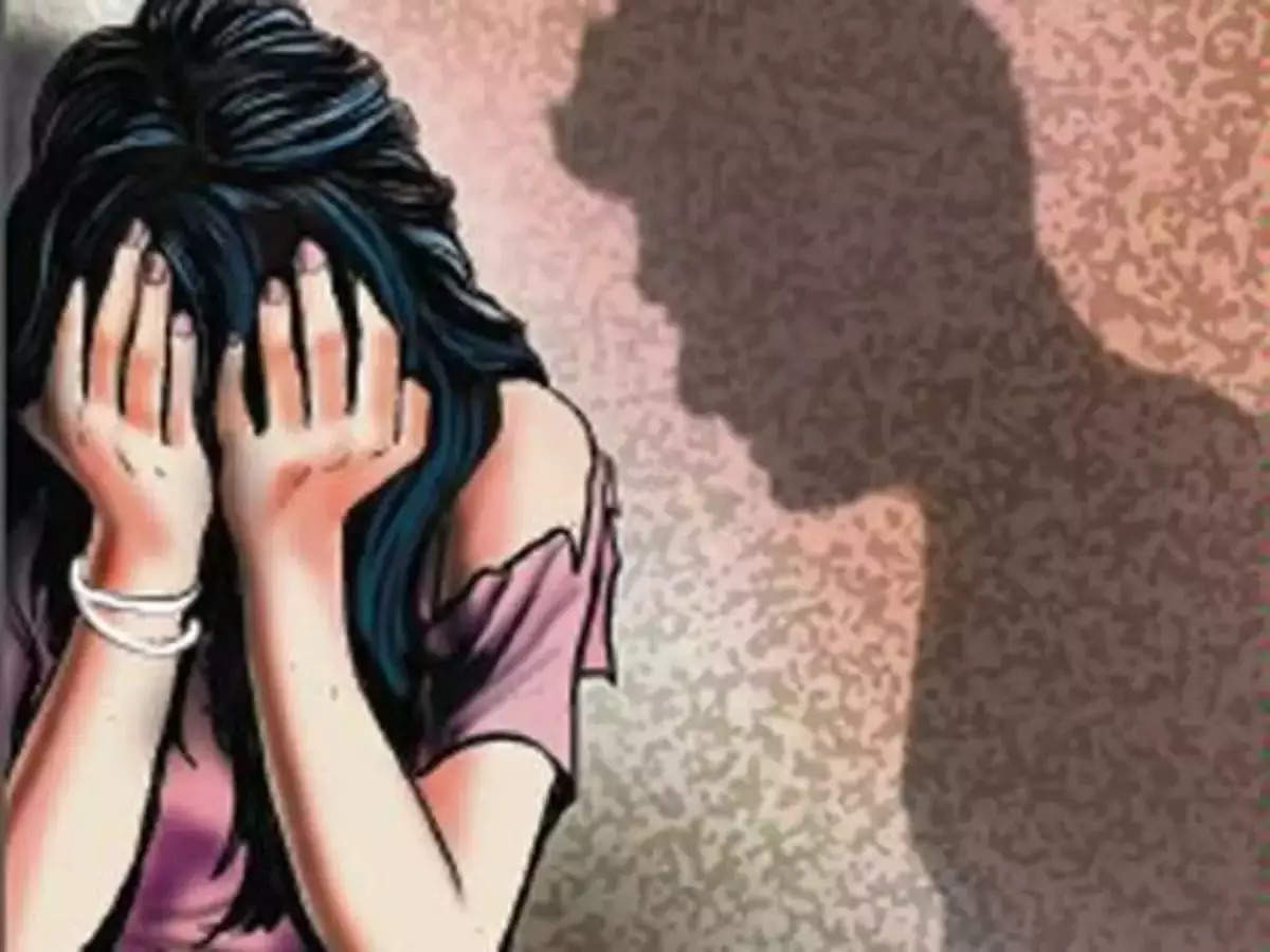 rape 94017740 - आटा लेने गई युवती से हुई छेड़छाड़ मुकदमा दर्ज।