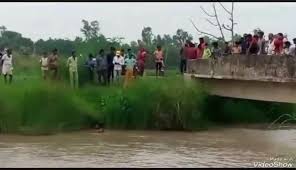 download 3 - शव निकालने के लिए नहर में कूदा युवक डुबा,युवती का शव किया गया बरामद।