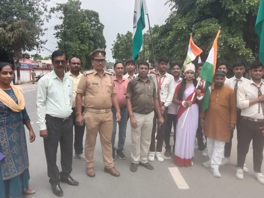 FB IMG 1692111545046 - छात्र-छात्राओं द्वारा तिरंगा यात्रा निकालकर लोगों में भरा देश भक्ति का जज्बा।