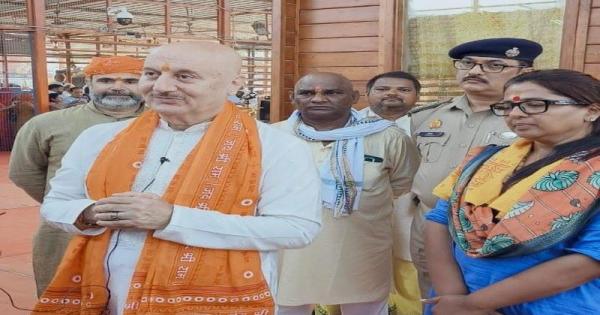 रामलला के दर्शन - अनुपम खेर ने किया श्रीराम लला का दर्शन, लोगों के कल्याण का मांगा आशीर्वाद।