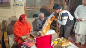 download 1 2 - श्रीरामलला को समर्पित हुई सोने व चांदी से बनी पोशाक, 40 दिव्यांगों ने 6 महीने में मिलकर की है तैयार।