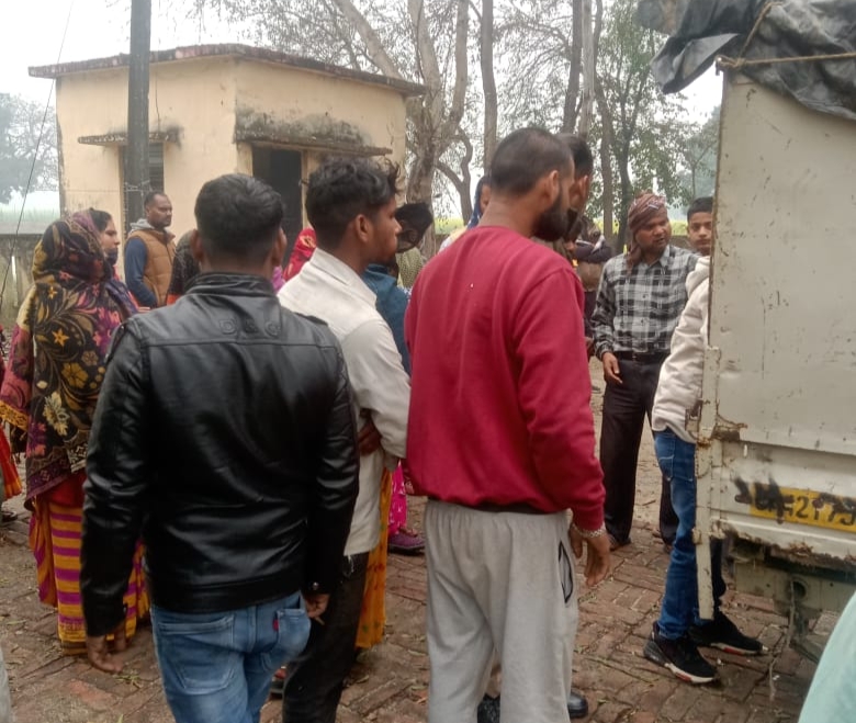 IMG 20240214 202837 - प्राथमिक स्वास्थ्य केंद्र अमानीगंज में मिला सफाई कर्मी का शव।