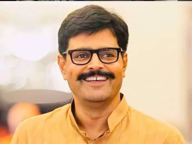 images 12 - गोसाईगंज विधायक अभय सिंह का जन्मदिन पर समर्थकों ने दी बधाई।