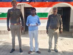 download 4 - बिल्डिंग मैटेरियल की दुकान से चोरी करने वाला गिरफ्तार।