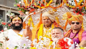 fghfgh - श्रीहनुमानगढ़ी के गद्दीनशीन महंत प्रेमदास ने तोड़ी पुरानी परंपरा, श्रीरामलला को अर्पित किया छप्पन भोग।