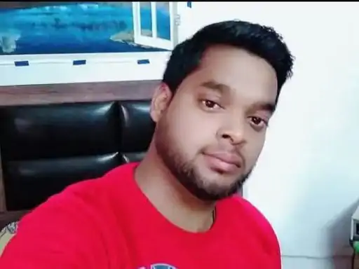 92225ebd b430 4085 a141 111c926ff668 1755314925349 - पत्नी से परेशान होकर युवक ने खुद को लगाई आग, 5 दिन बाद मौत।