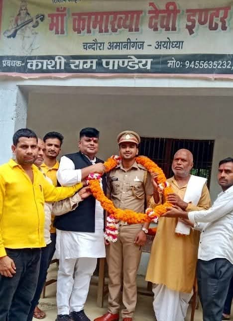 FB IMG 1759037928626 - छात्र के जीएसटी इंस्पेक्टर बनने पर शिक्षकों ने किया सम्मानित।