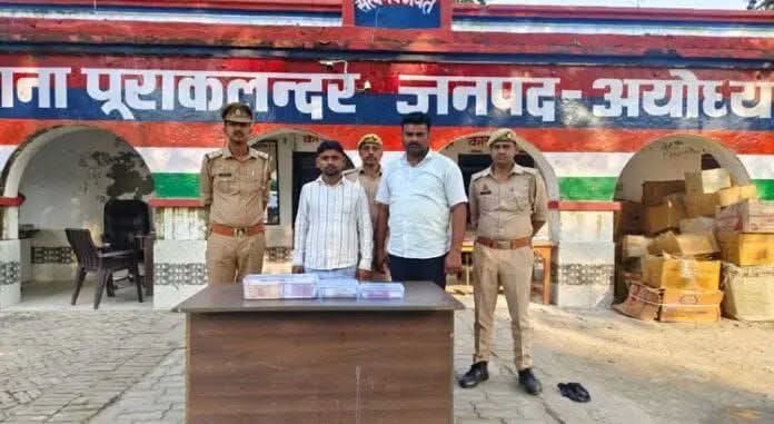 FB IMG 1760202748923 2 - सपा नेता राजा मान सिंह गिरोह के दो सदस्य गिरफ्तार - लाखों की नकदी और लग्जरी कार बरामद।